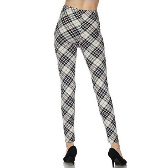 White/Black Angeled Plaid Leggings - Picture 14 of 15